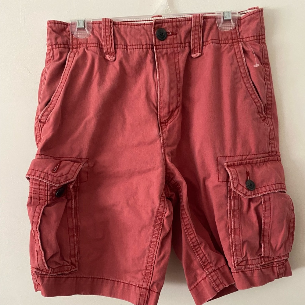 American Eagle Salmon color cargo shorts size 30